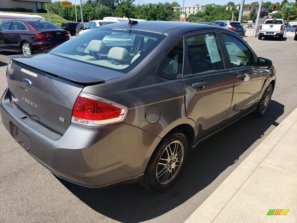 2010 Focus SE Sedan - Sterling Grey Metallic / Medium Stone photo #28