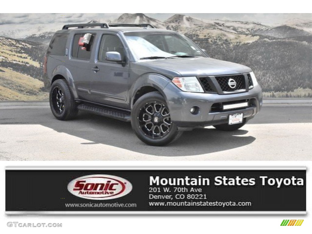 Dark Slate Metallic Nissan Pathfinder