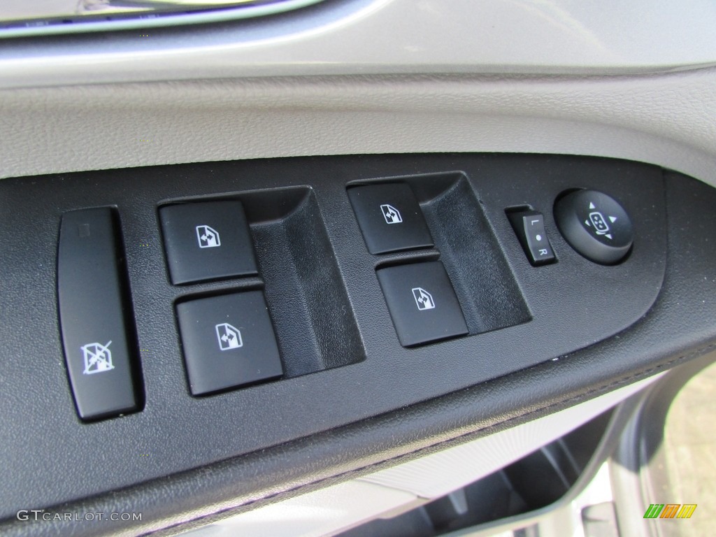 2013 Equinox LS - Champagne Silver Metallic / Light Titanium/Jet Black photo #15