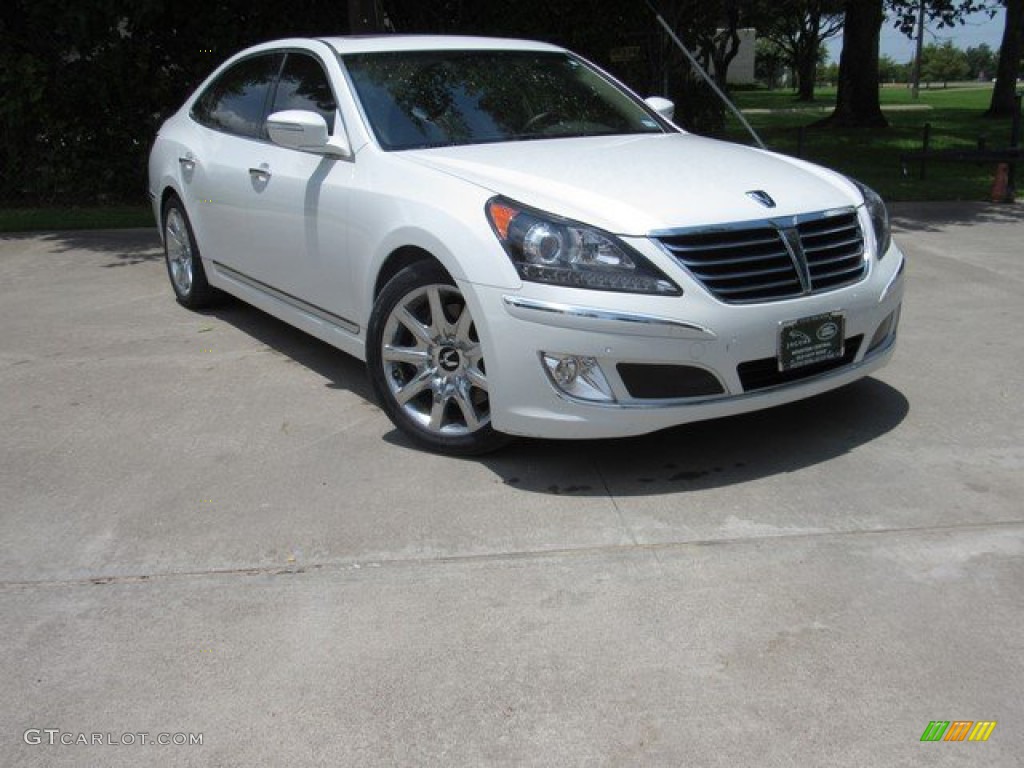 White Satin Pearl Hyundai Equus