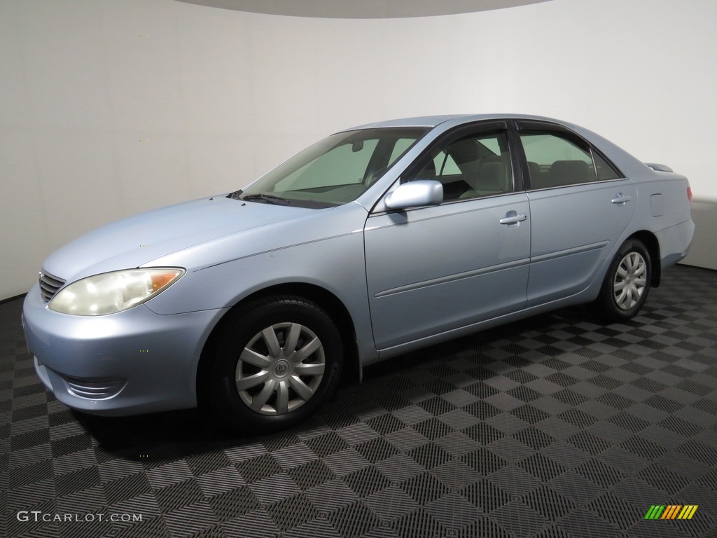 2006 Camry LE - Sky Blue Pearl / Dark Charcoal photo #7