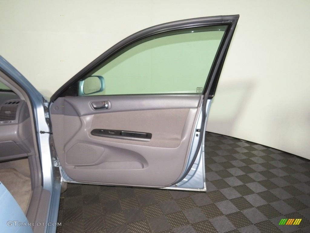 2006 Camry LE - Sky Blue Pearl / Dark Charcoal photo #25