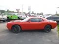 Go Mango - Challenger SXT AWD Photo No. 2