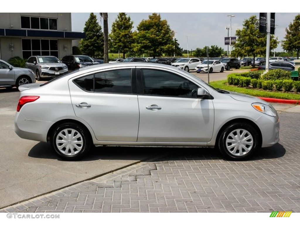 2014 Versa 1.6 SV Sedan - Brilliant Silver / Sandstone photo #8