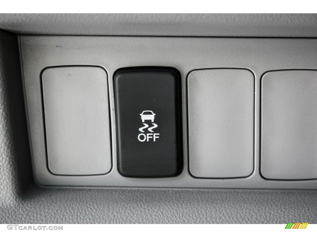 2014 Versa 1.6 SV Sedan - Brilliant Silver / Sandstone photo #68