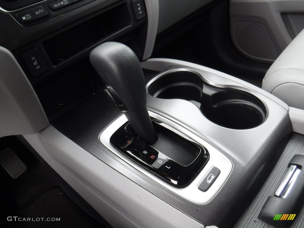 2016 Pilot EX-L AWD - Crystal Black Pearl / Gray photo #16