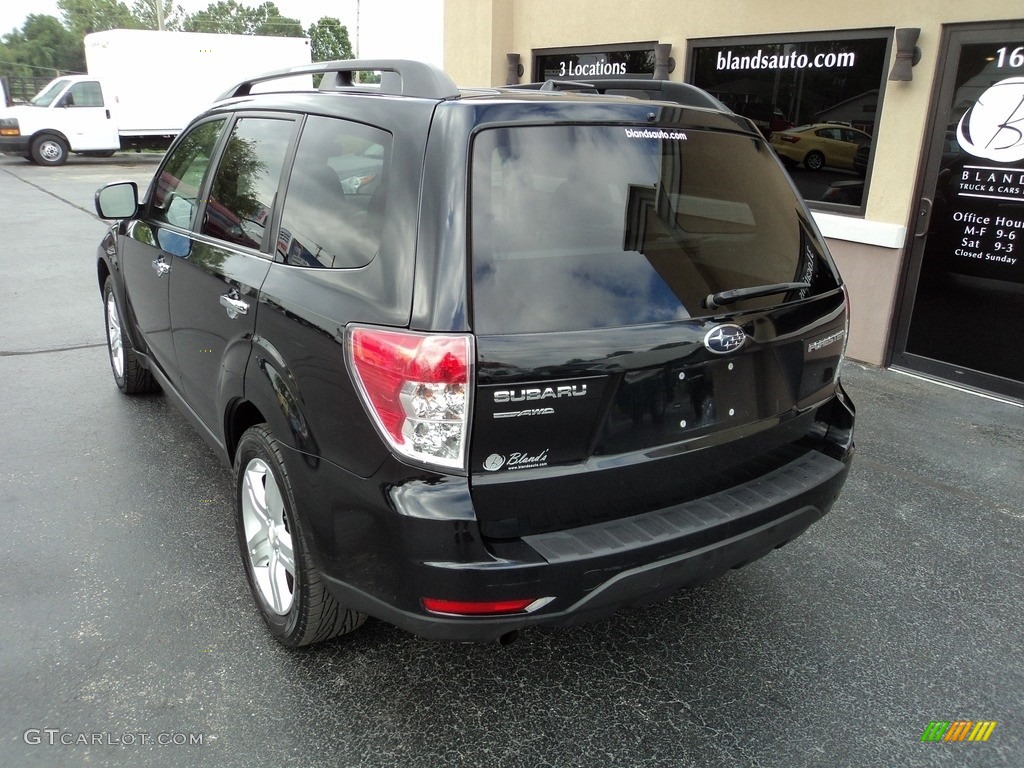 2010 Forester 2.5 X Premium - Obsidian Black Pearl / Platinum photo #3
