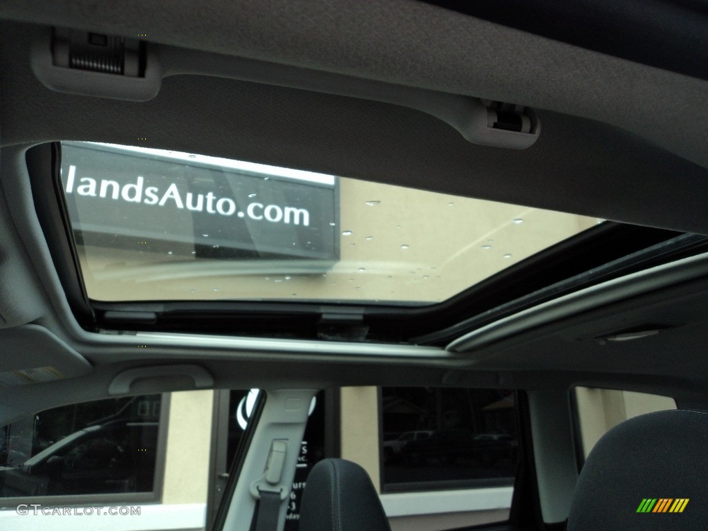 2010 Forester 2.5 X Premium - Obsidian Black Pearl / Platinum photo #23