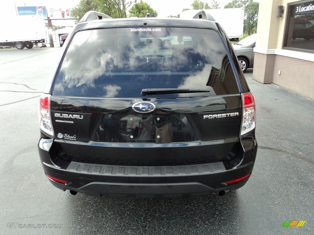 2010 Forester 2.5 X Premium - Obsidian Black Pearl / Platinum photo #27