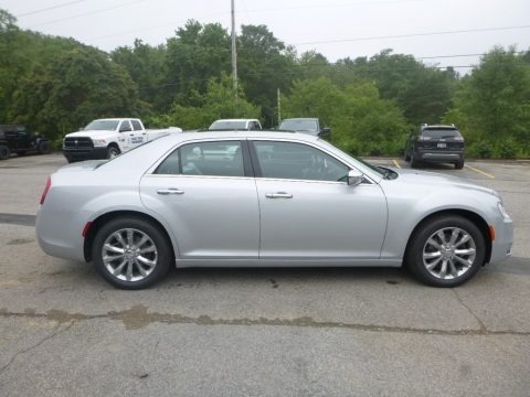 2019 Chrysler 300 Limited AWD Data, Info and Specs