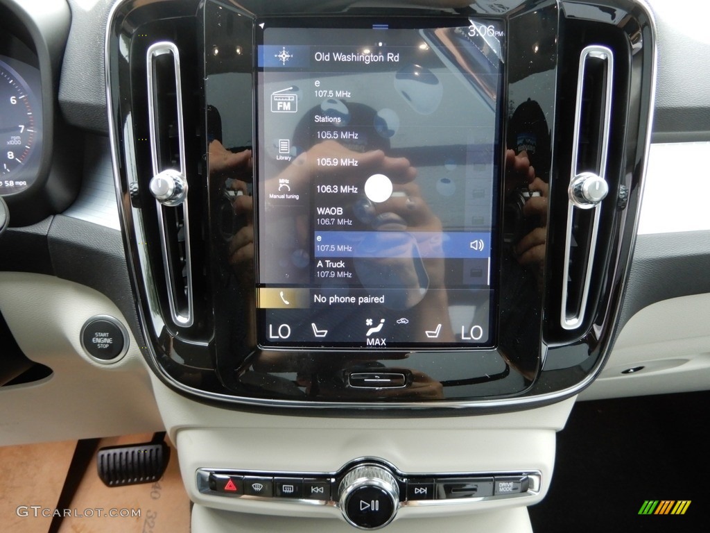 2020 Volvo XC40 T5 Momentum AWD Controls Photo #134340701