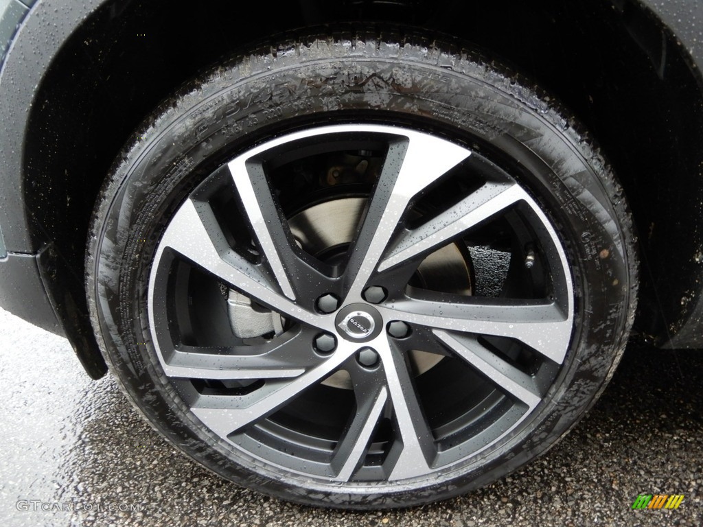 2020 Volvo XC40 T5 R-Design AWD Wheel Photos