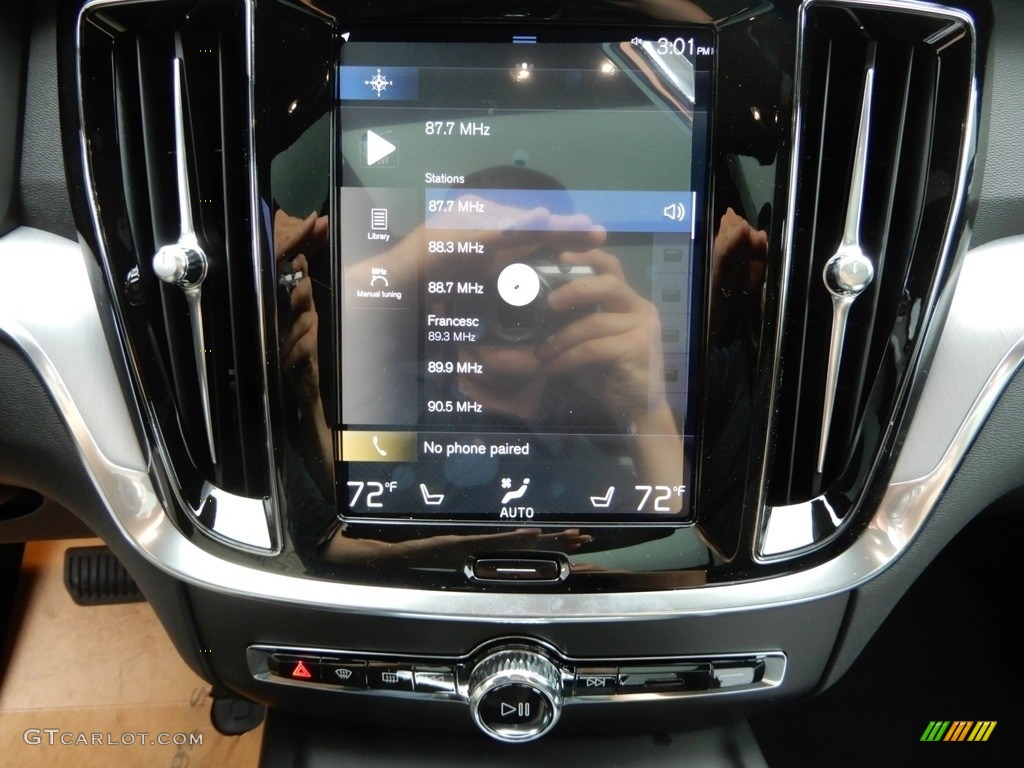 2020 Volvo V60 Cross Country T5 AWD Controls Photo #134342064