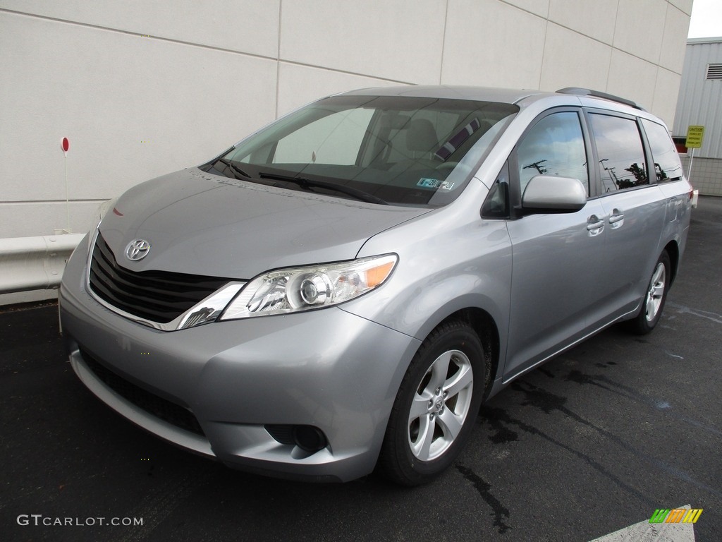 2011 Sienna LE - Silver Sky Metallic / Light Gray photo #9