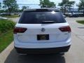 Pure White - Tiguan SE 4MOTION Photo No. 5