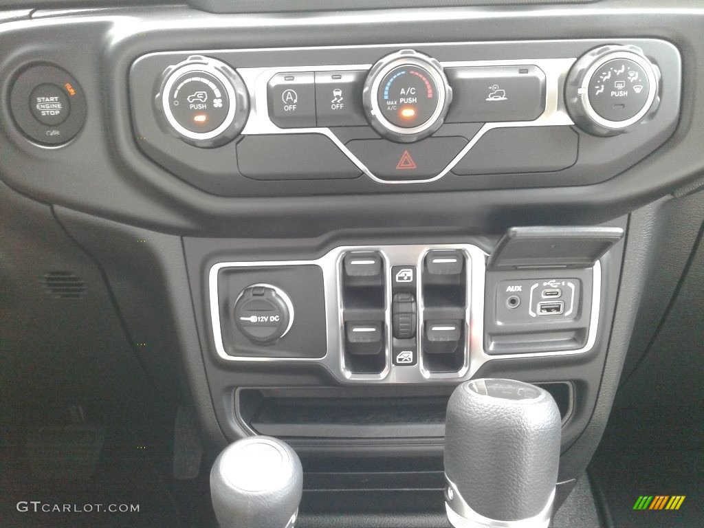 2020 Jeep Gladiator Sport 4x4 Controls Photo #134349969