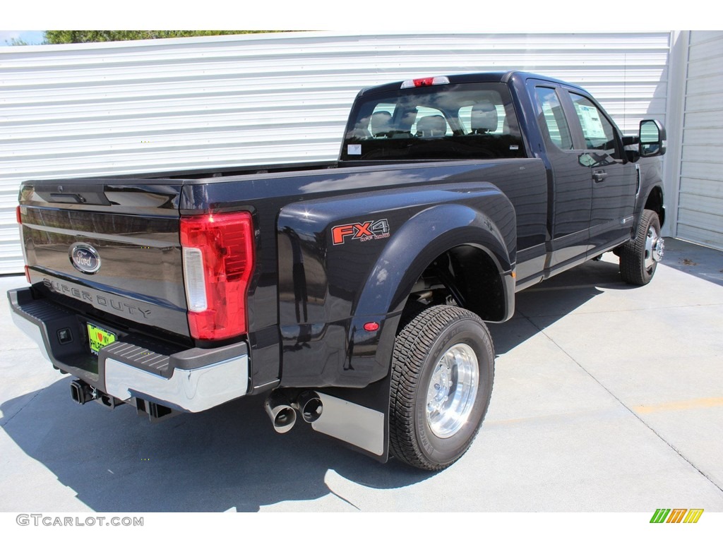 2019 F350 Super Duty XL SuperCab 4x4 - Agate Black / Earth Gray photo #8