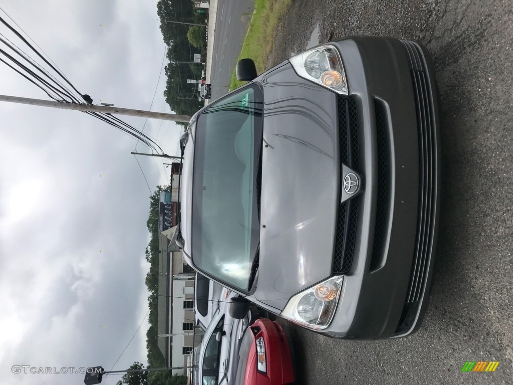 2004 Sienna LE - Phantom Gray Pearl / Stone Gray photo #2