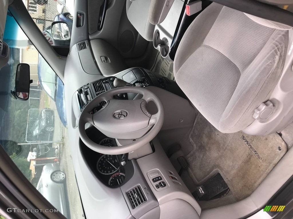 2004 Sienna LE - Phantom Gray Pearl / Stone Gray photo #12