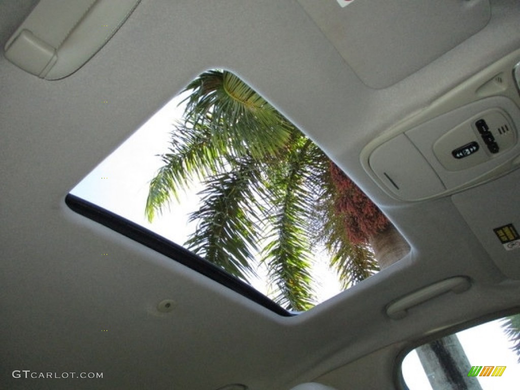 2004 XJ XJ8 - Platinum Silver Metallic / Sand photo #4