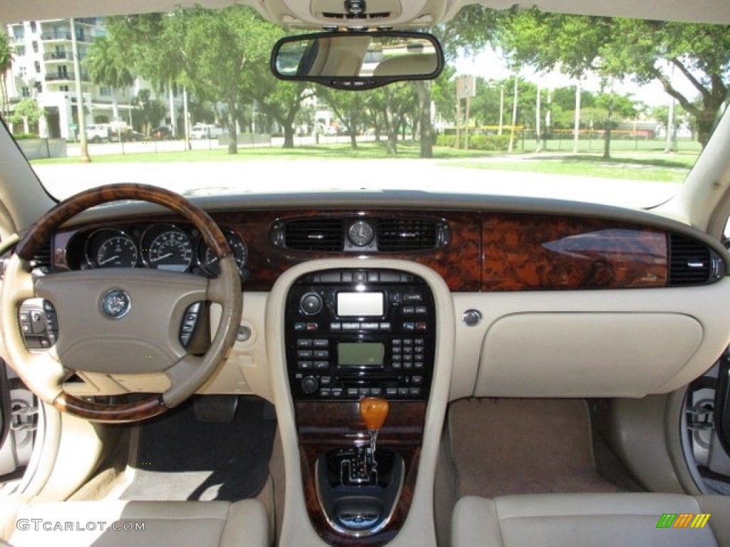 2004 XJ XJ8 - Platinum Silver Metallic / Sand photo #6