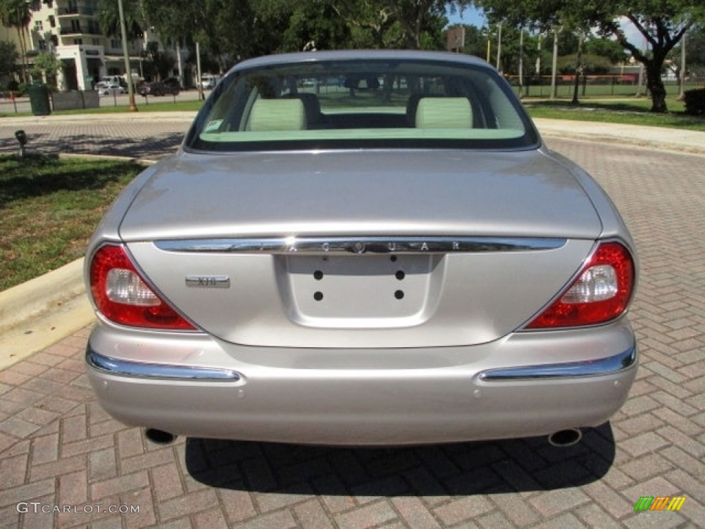 2004 XJ XJ8 - Platinum Silver Metallic / Sand photo #7