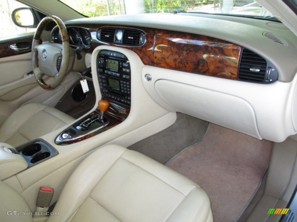 2004 XJ XJ8 - Platinum Silver Metallic / Sand photo #8