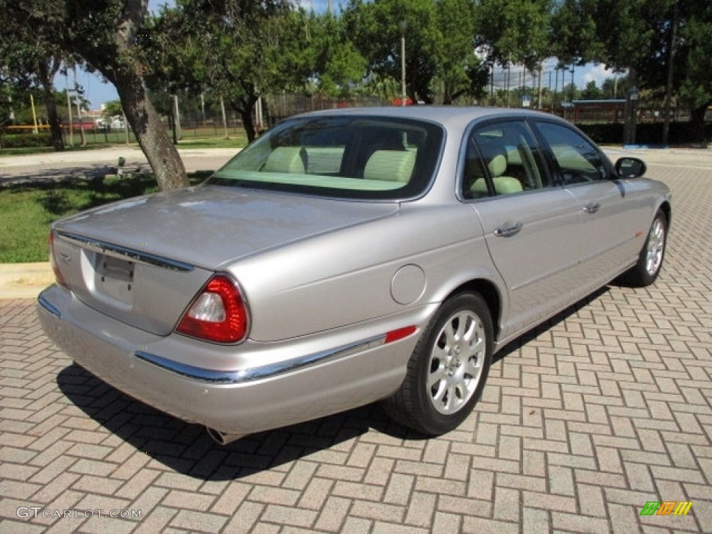 2004 XJ XJ8 - Platinum Silver Metallic / Sand photo #9