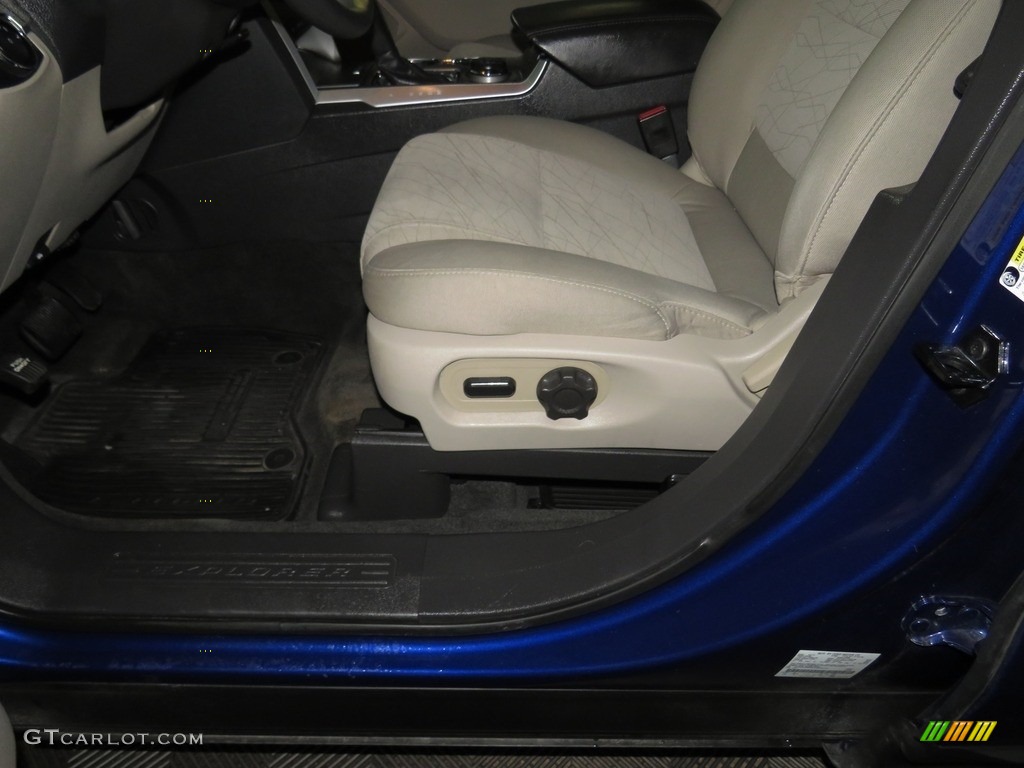 2015 Explorer 4WD - Deep Impact Blue / Medium Light Stone photo #17