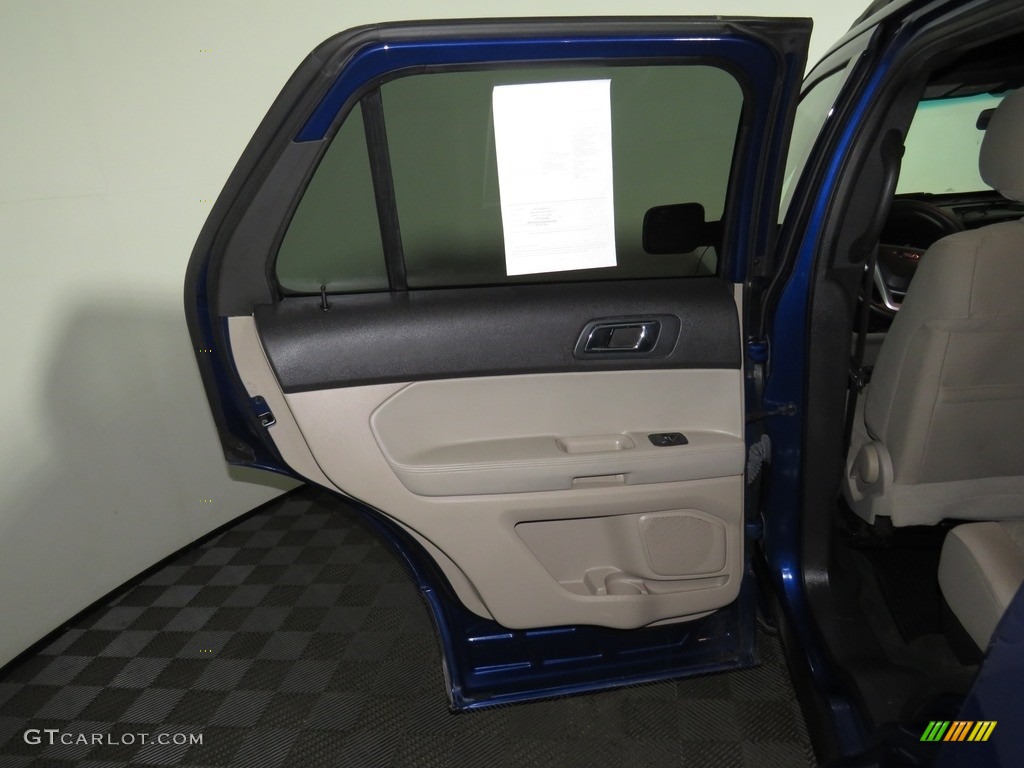 2015 Explorer 4WD - Deep Impact Blue / Medium Light Stone photo #20