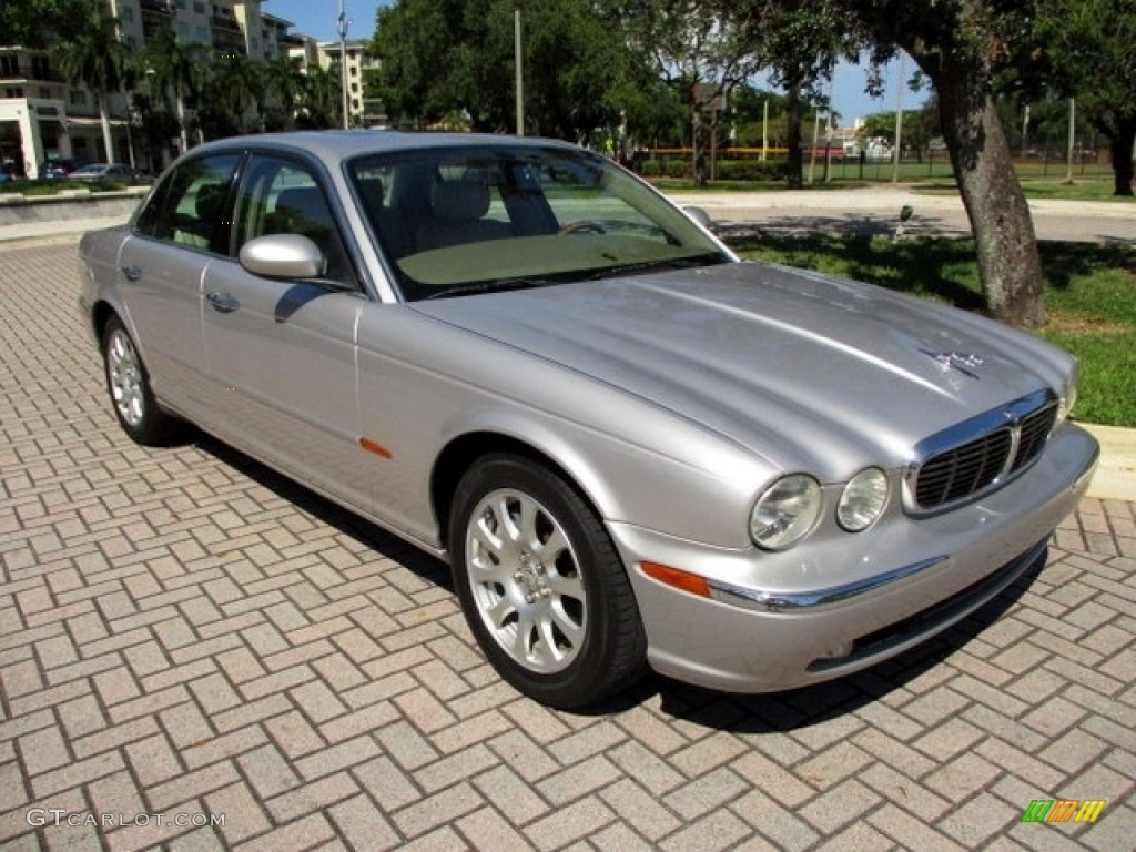 2004 XJ XJ8 - Platinum Silver Metallic / Sand photo #13