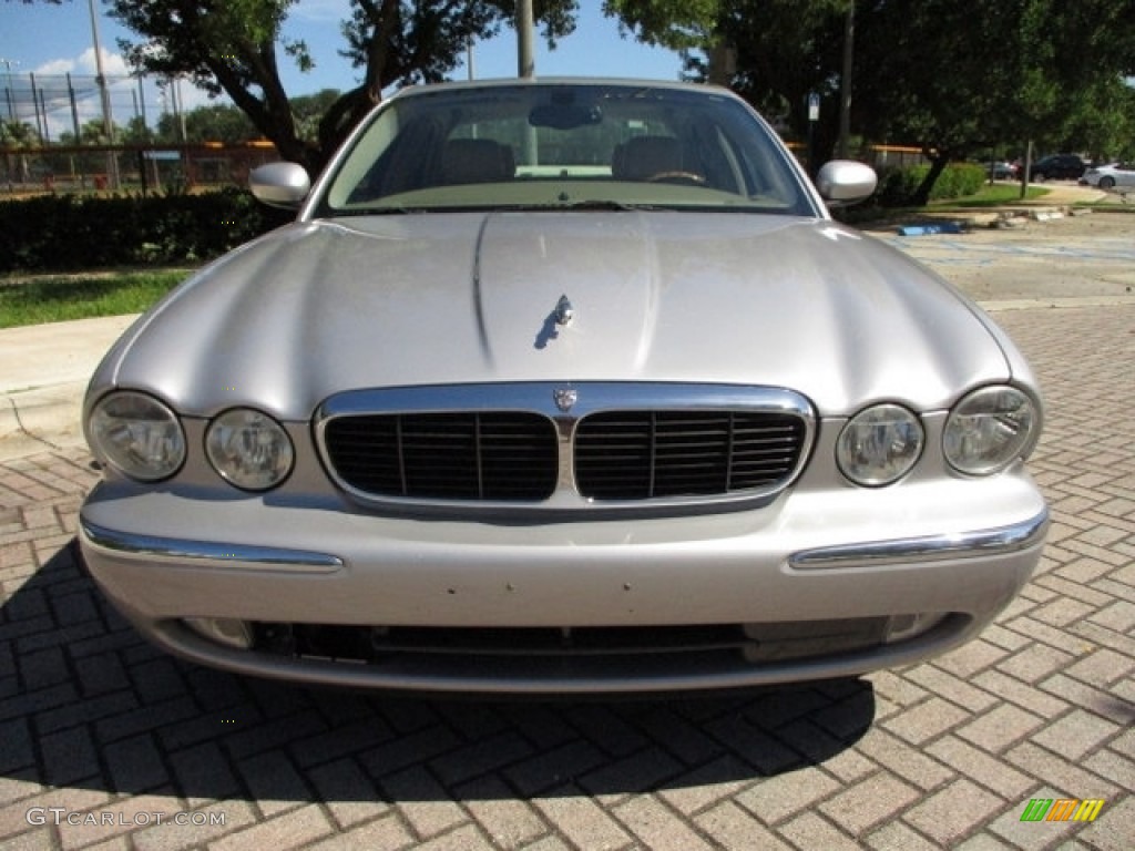 2004 XJ XJ8 - Platinum Silver Metallic / Sand photo #15