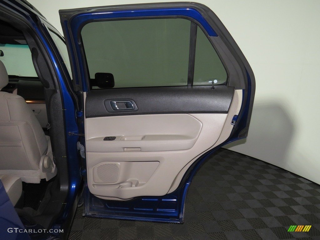 2015 Explorer 4WD - Deep Impact Blue / Medium Light Stone photo #23