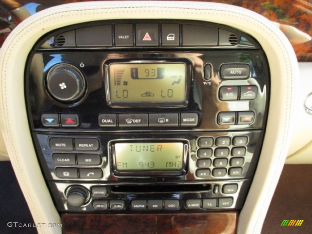 2004 XJ XJ8 - Platinum Silver Metallic / Sand photo #16