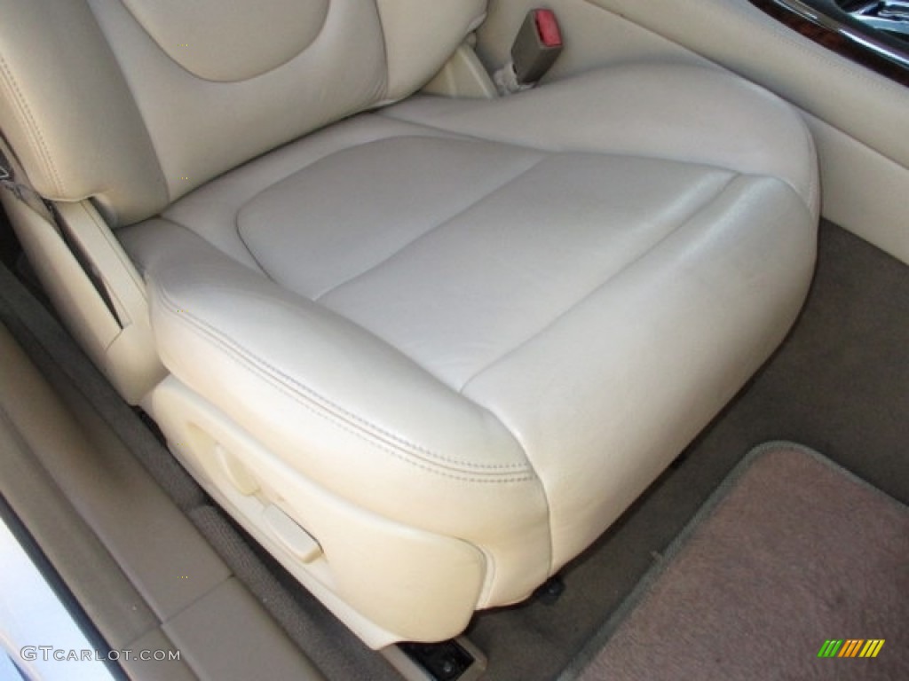 2004 XJ XJ8 - Platinum Silver Metallic / Sand photo #26