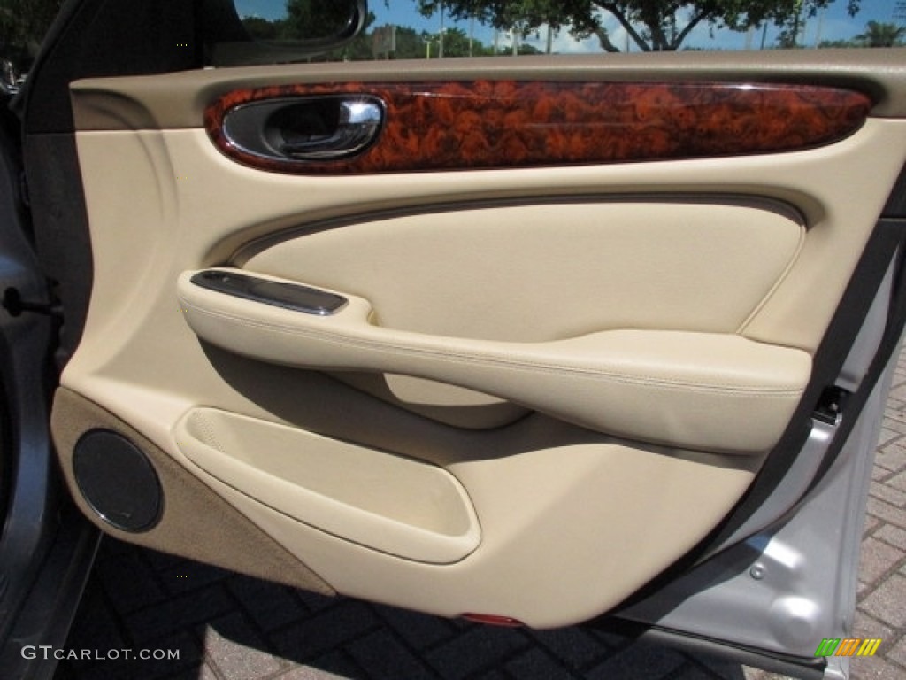 2004 XJ XJ8 - Platinum Silver Metallic / Sand photo #30