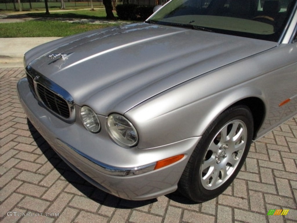 2004 XJ XJ8 - Platinum Silver Metallic / Sand photo #35