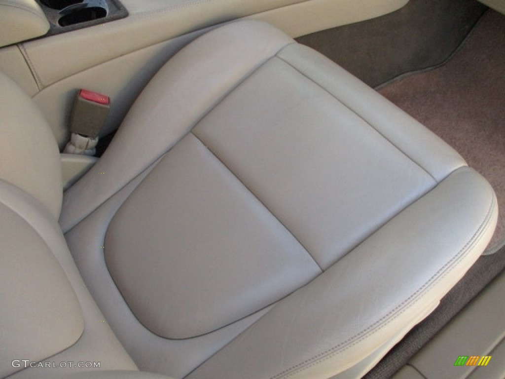 2004 XJ XJ8 - Platinum Silver Metallic / Sand photo #40