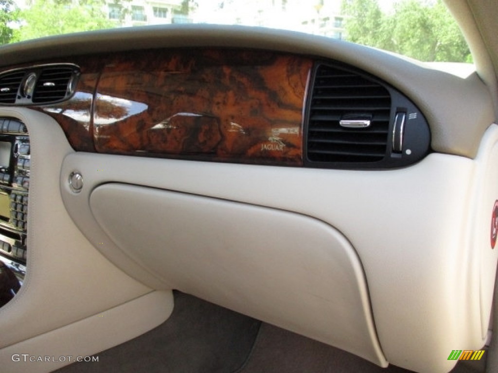 2004 XJ XJ8 - Platinum Silver Metallic / Sand photo #41