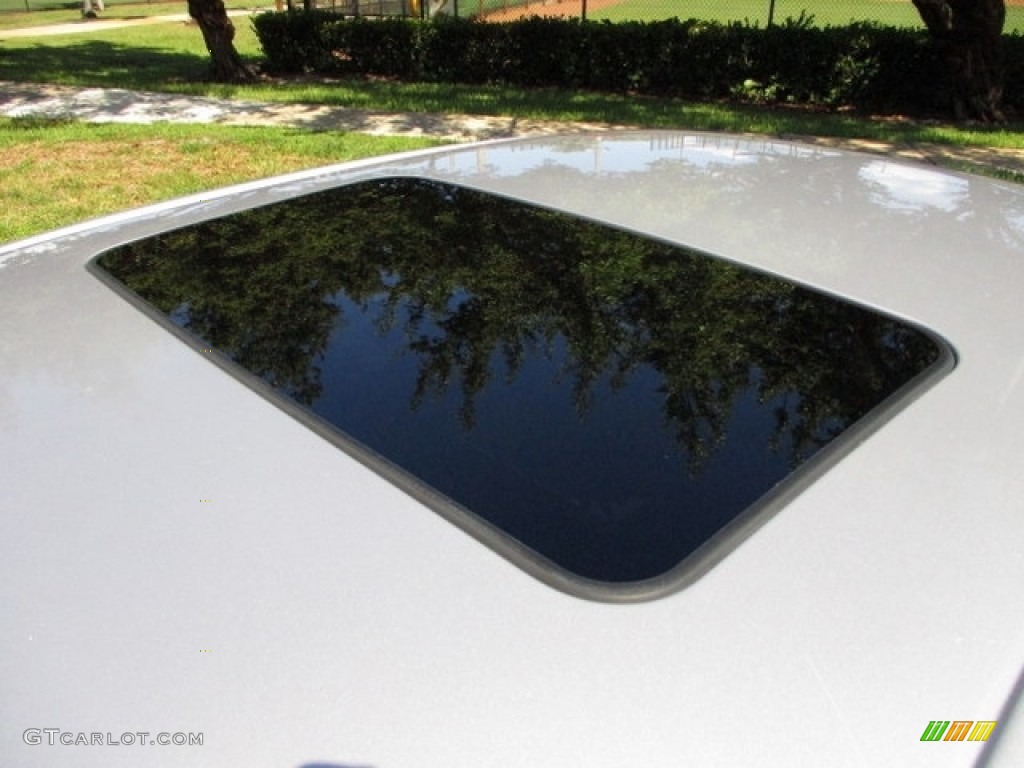2004 XJ XJ8 - Platinum Silver Metallic / Sand photo #46