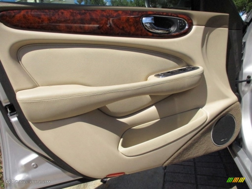 2004 XJ XJ8 - Platinum Silver Metallic / Sand photo #48