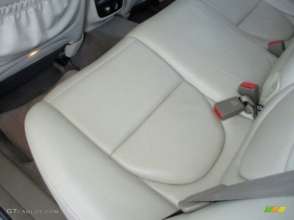 2004 XJ XJ8 - Platinum Silver Metallic / Sand photo #66