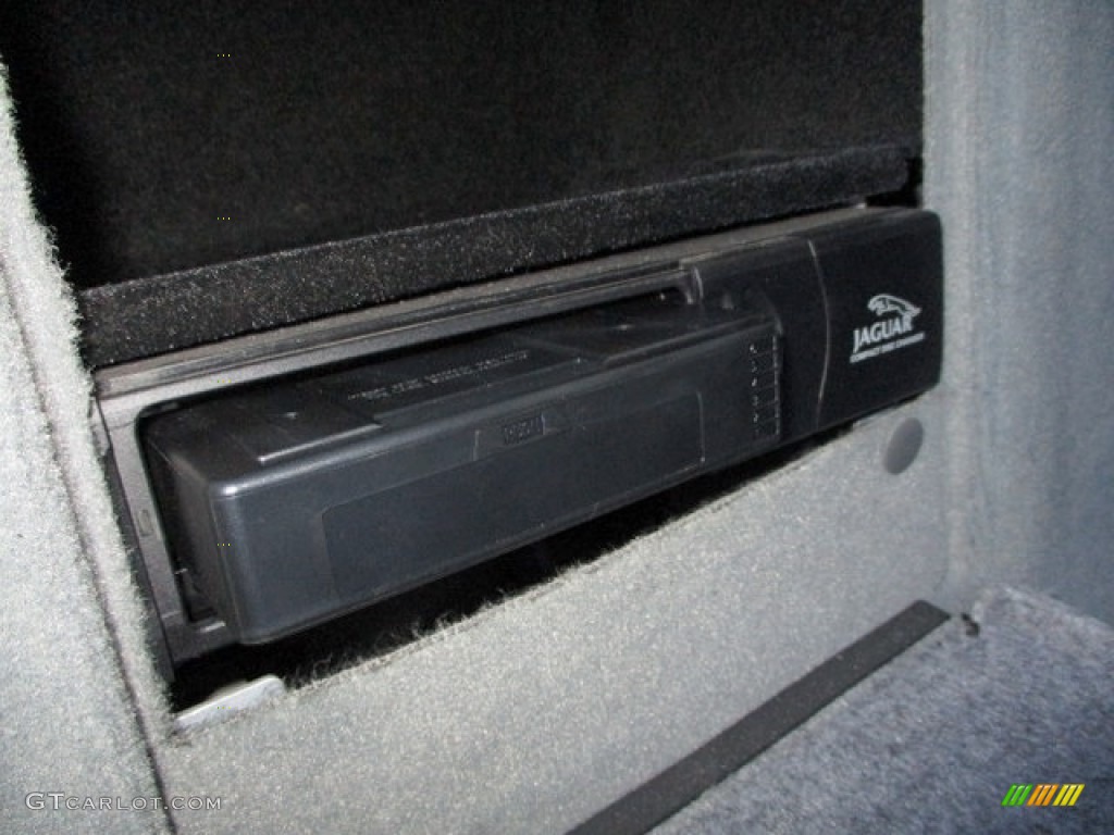 2004 XJ XJ8 - Platinum Silver Metallic / Sand photo #71