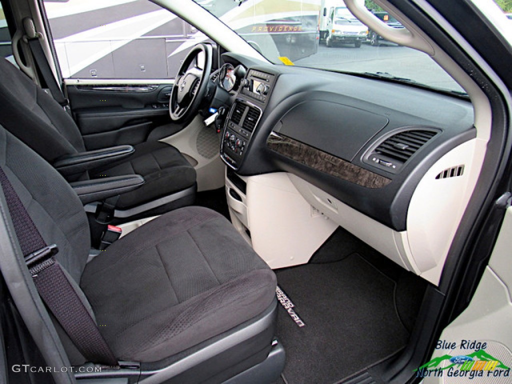 2011 Grand Caravan Express - Dark Charcoal Pearl / Black/Light Graystone photo #28