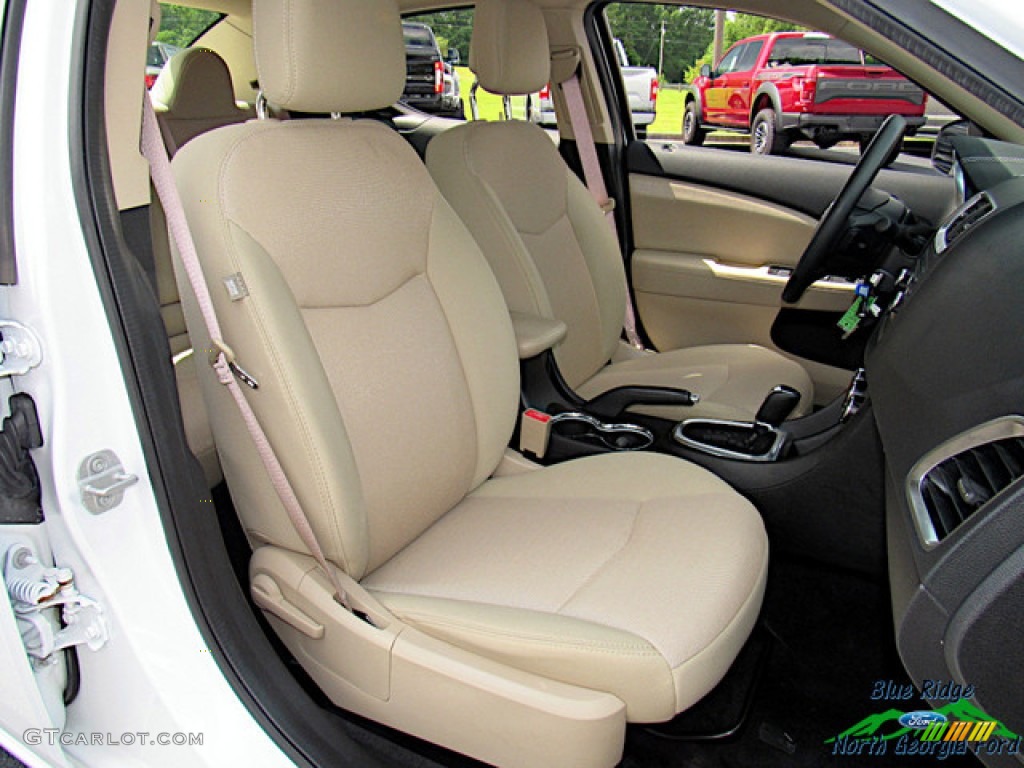 2013 Avenger SE V6 - New Bright White / Black/Light Frost Beige photo #11