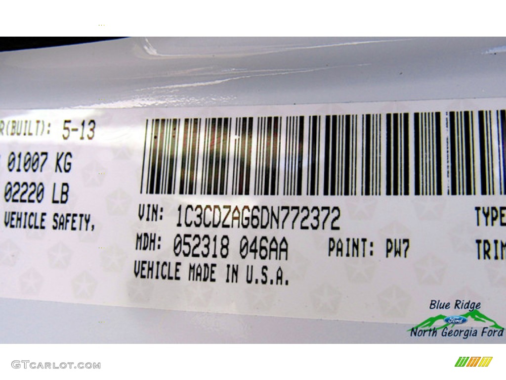 2013 Avenger SE V6 - New Bright White / Black/Light Frost Beige photo #23