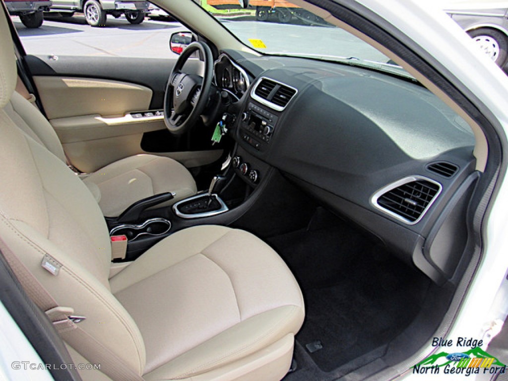 2013 Avenger SE V6 - New Bright White / Black/Light Frost Beige photo #26