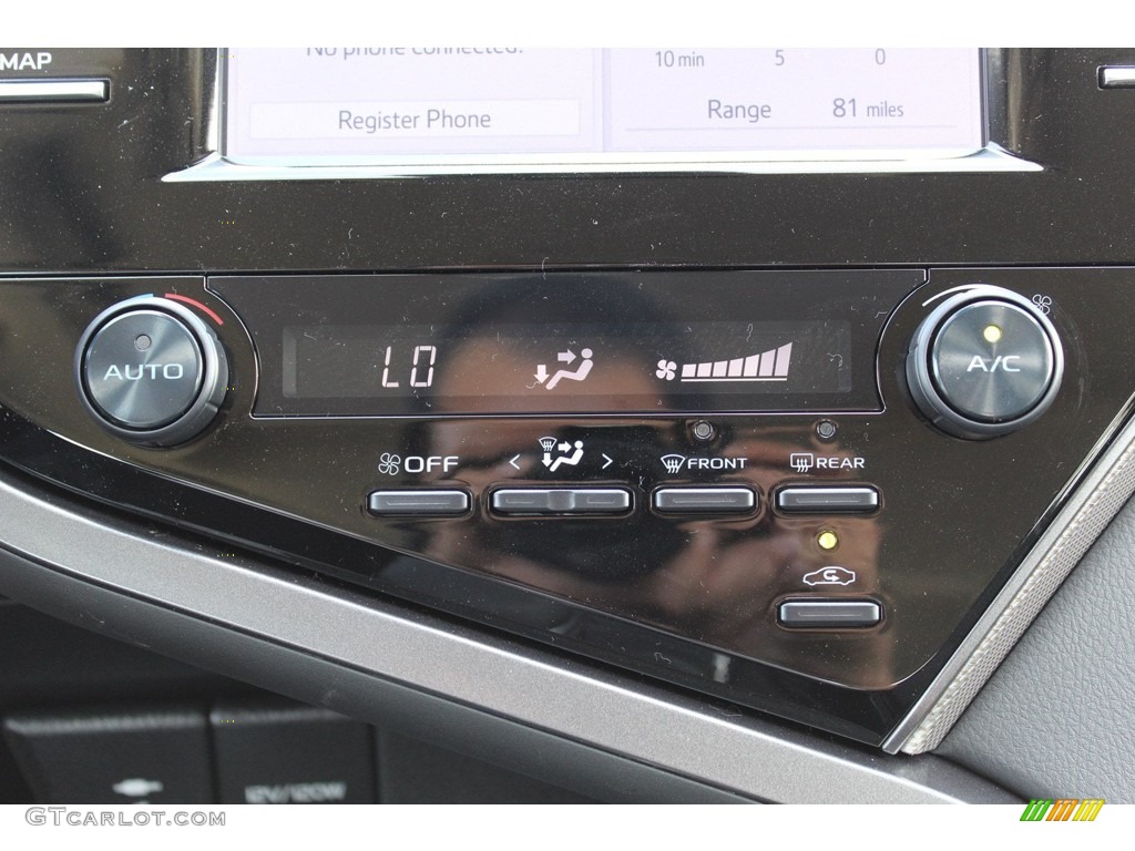 2019 Camry SE - Celestial Silver Metallic / Black photo #17
