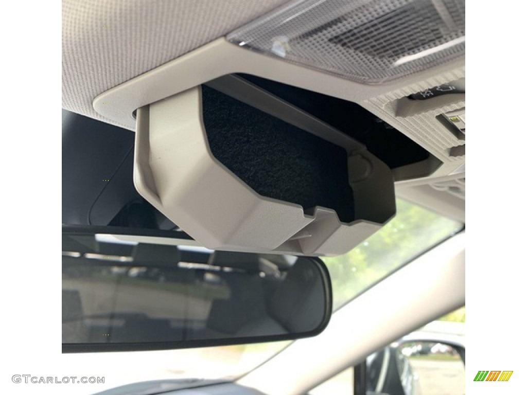 2019 RAV4 XLE AWD Hybrid - Silver Sky Metallic / Black photo #9