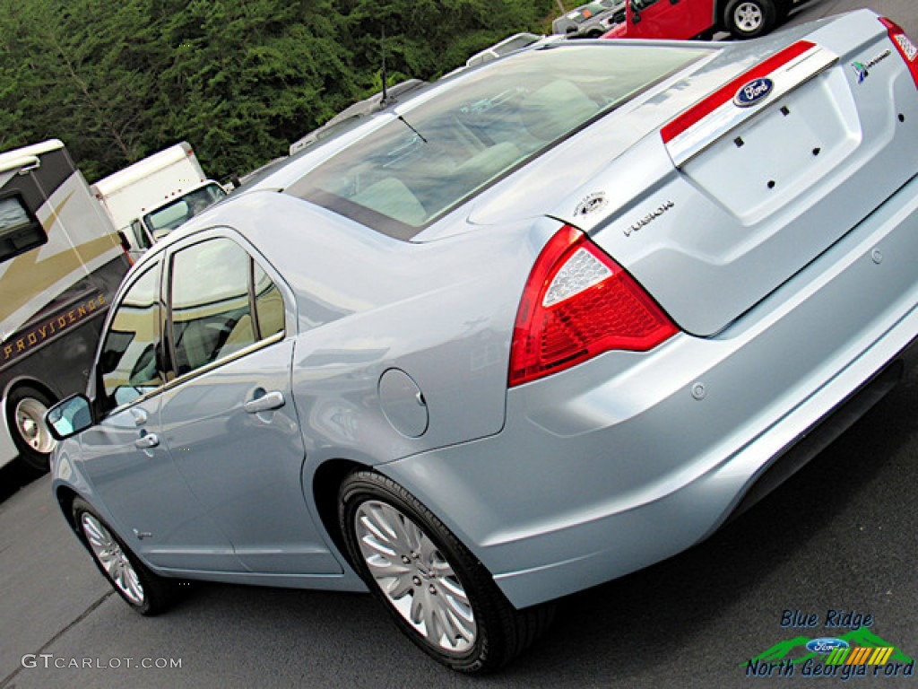 2011 Fusion Hybrid - Light Ice Blue Metallic / Medium Light Stone photo #33